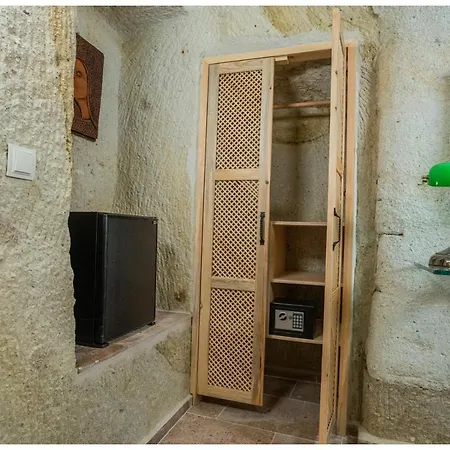 Bala Cave House Hotel *