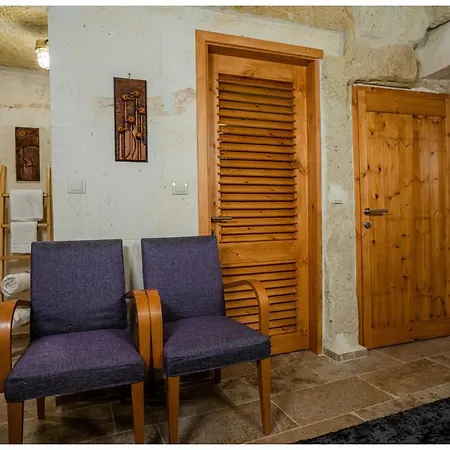 Bala Cave House Hotel *