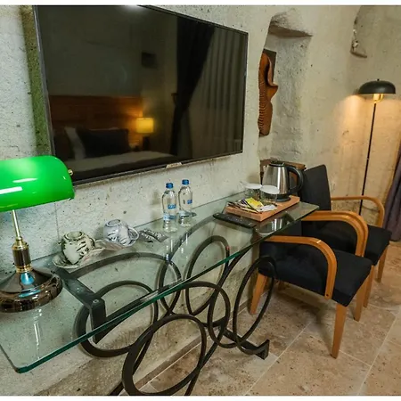 Bala Cave House Hotel *