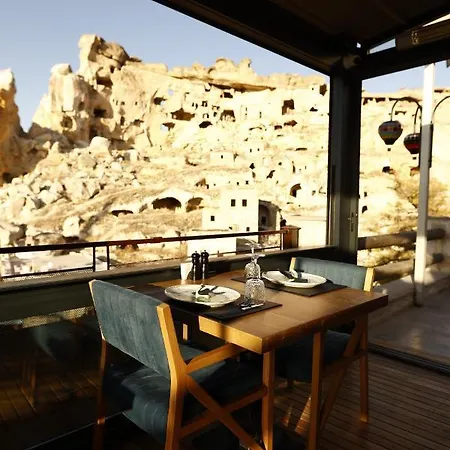 Bala Cave House Hotel *