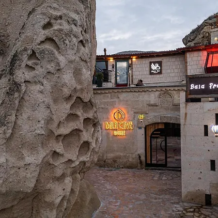 Hotel Bala Cave House *