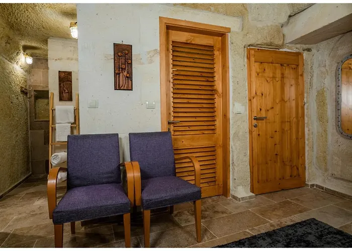 Bala Cave House Hotel *