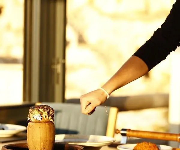 Bala Cave House Hotel *