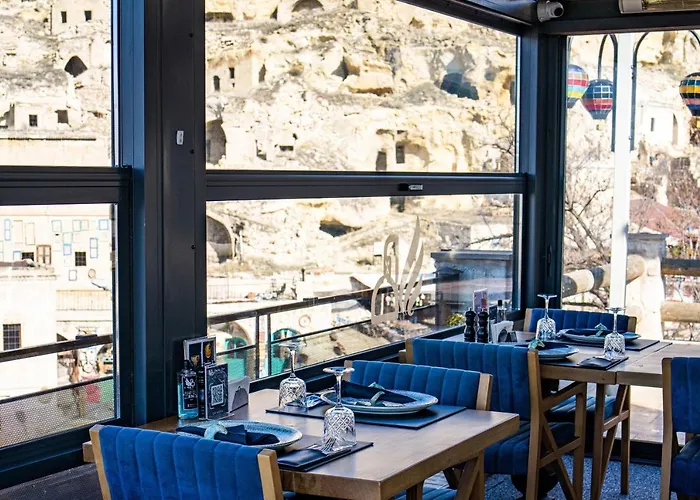 Bala Cave House Hotel *