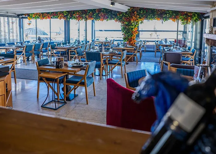 Bala Cave House Hotel